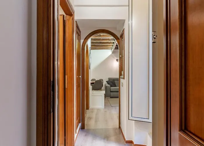 Giubbonari 23 - Fromhometorome Apartament